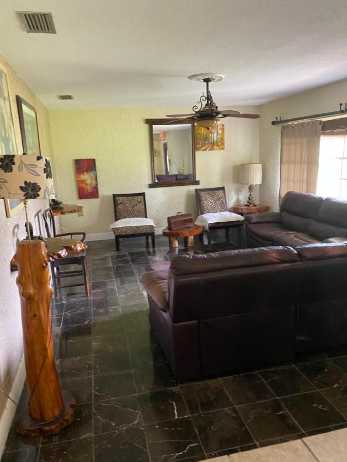 Hotel Oyo Family Ranch At Melbourne Fl Extérieur photo